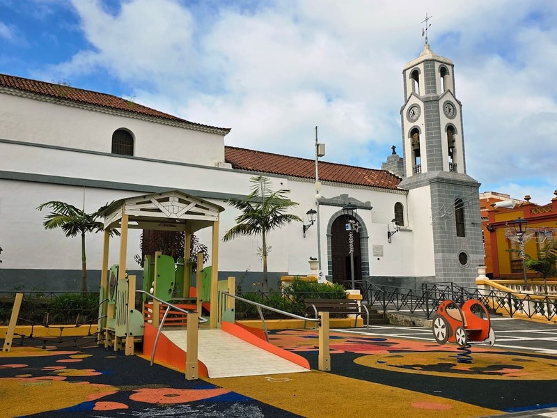 Parque infantil de la Plaza de la Iglesia de La Perdoma