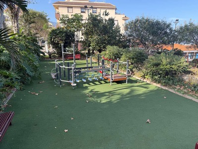 Parque infantil Doña Chana Adultos
